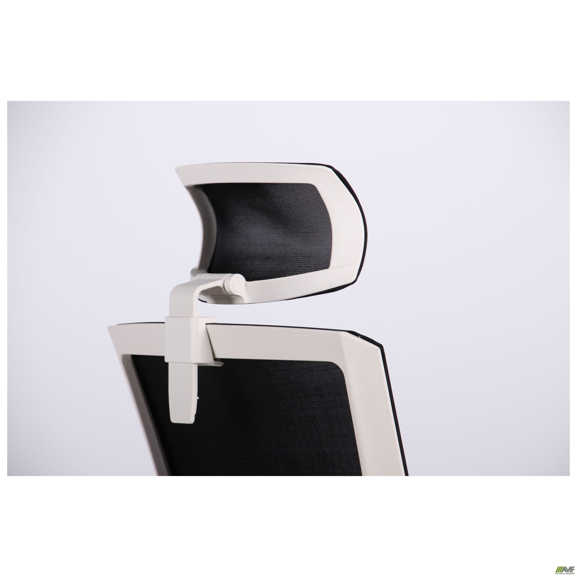 Фото 20 - Кресло Uran White HR сиденье Сидней-07/спинка Сетка HY-100 черная 