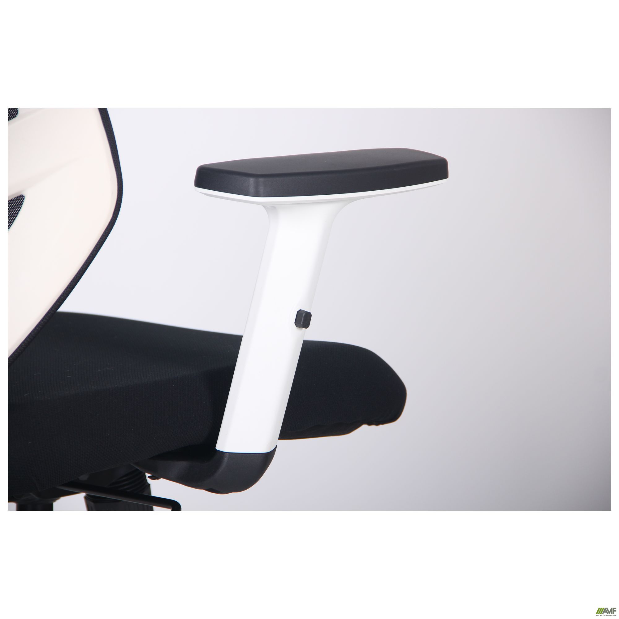 Фото 10 - Кресло Lead White HR сиденье Нест-01 черная/спинка Сетка HY-100 черная 