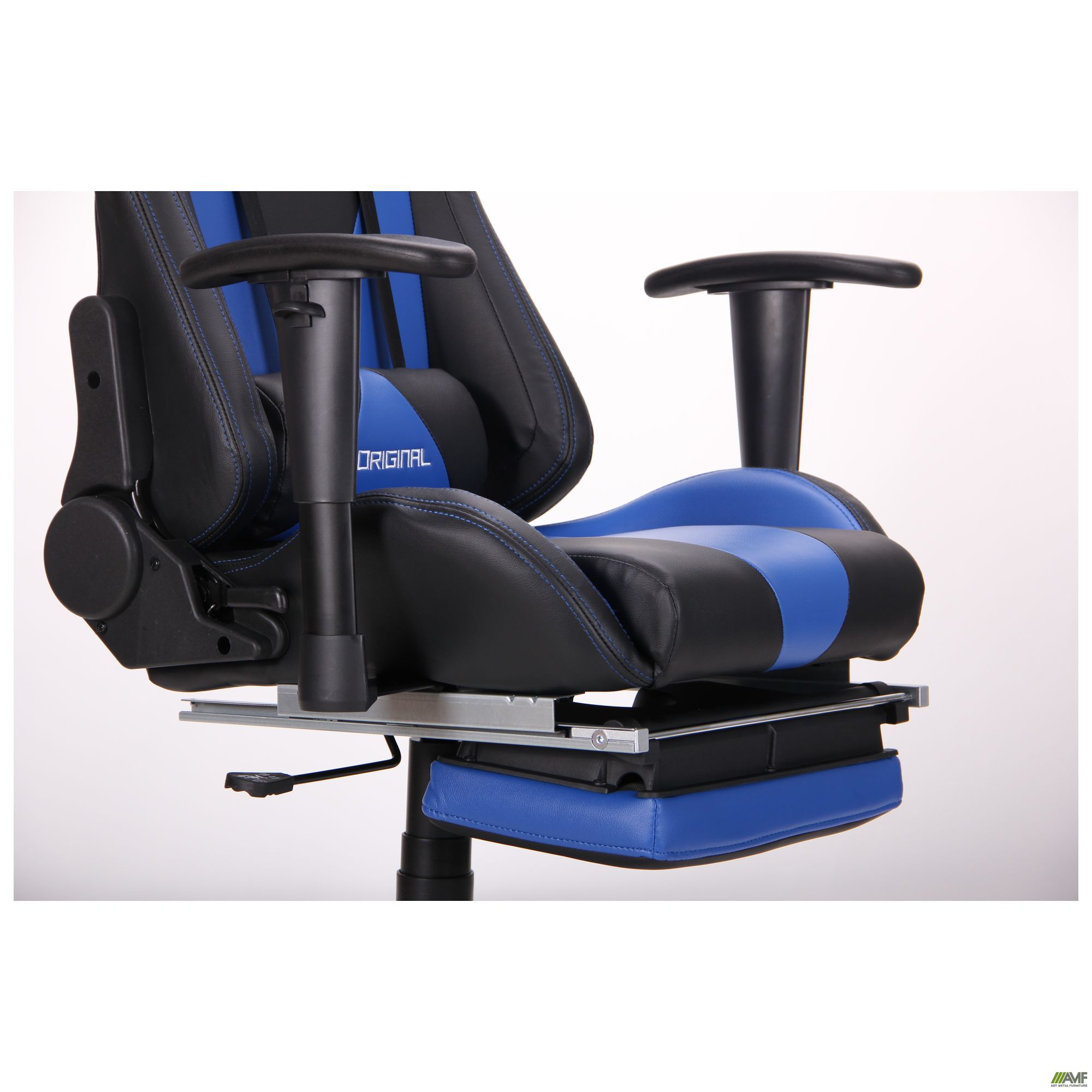 Фото 9 - Кресло VR Racer Magnus черный/синий 