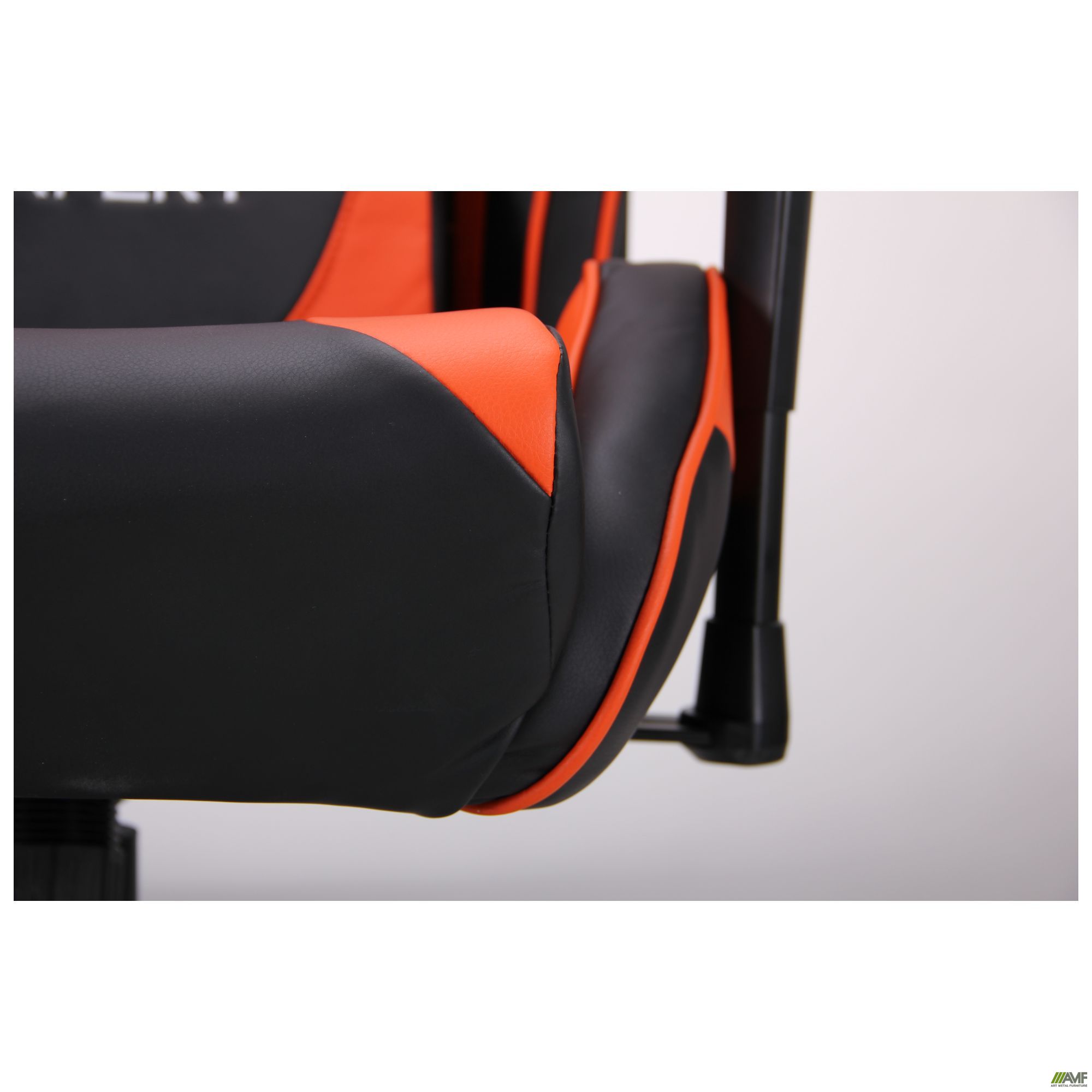 Фото 12 - Кресло VR Racer Expert Genius черный/оранжевый 