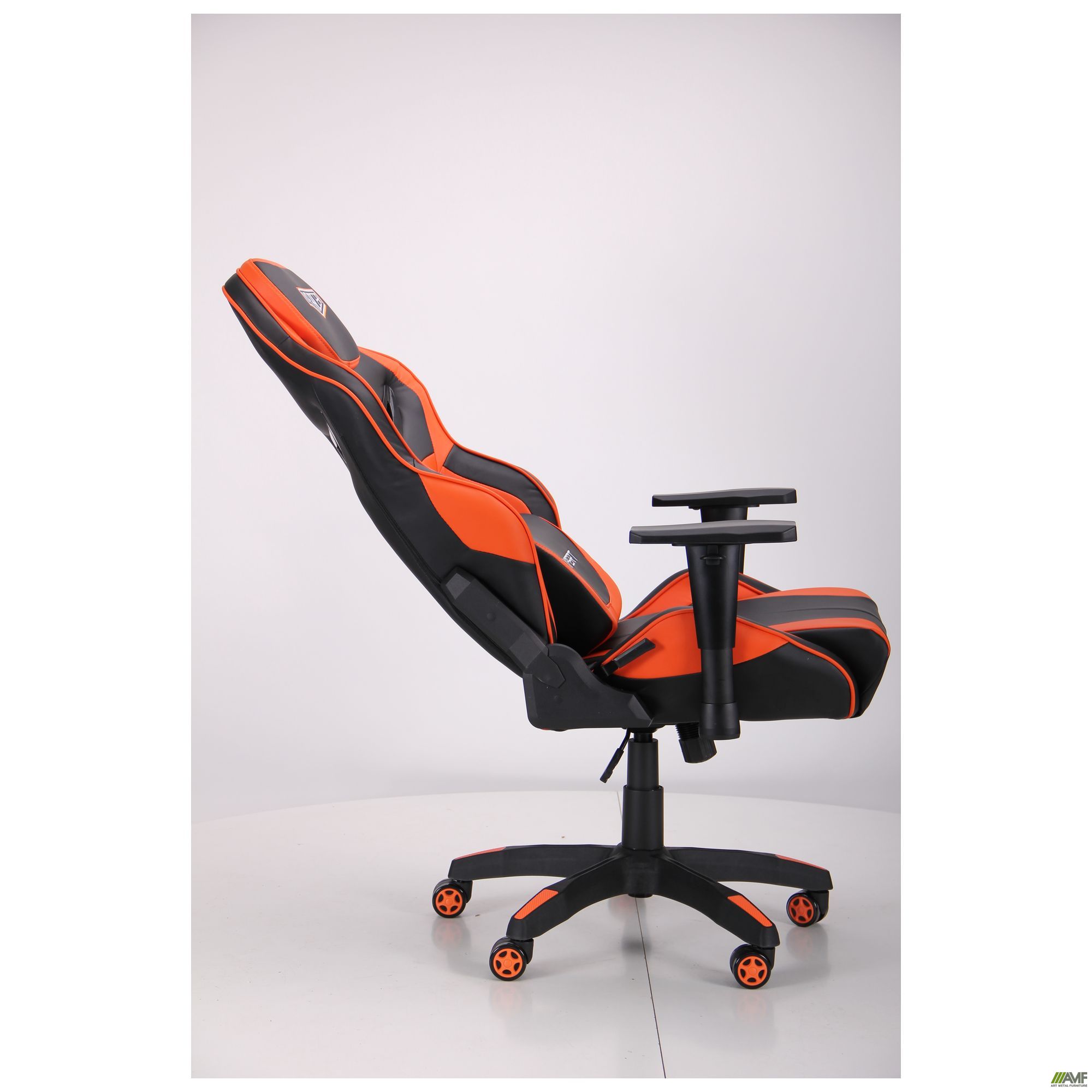 Фото 18 - Кресло VR Racer Expert Genius черный/оранжевый 