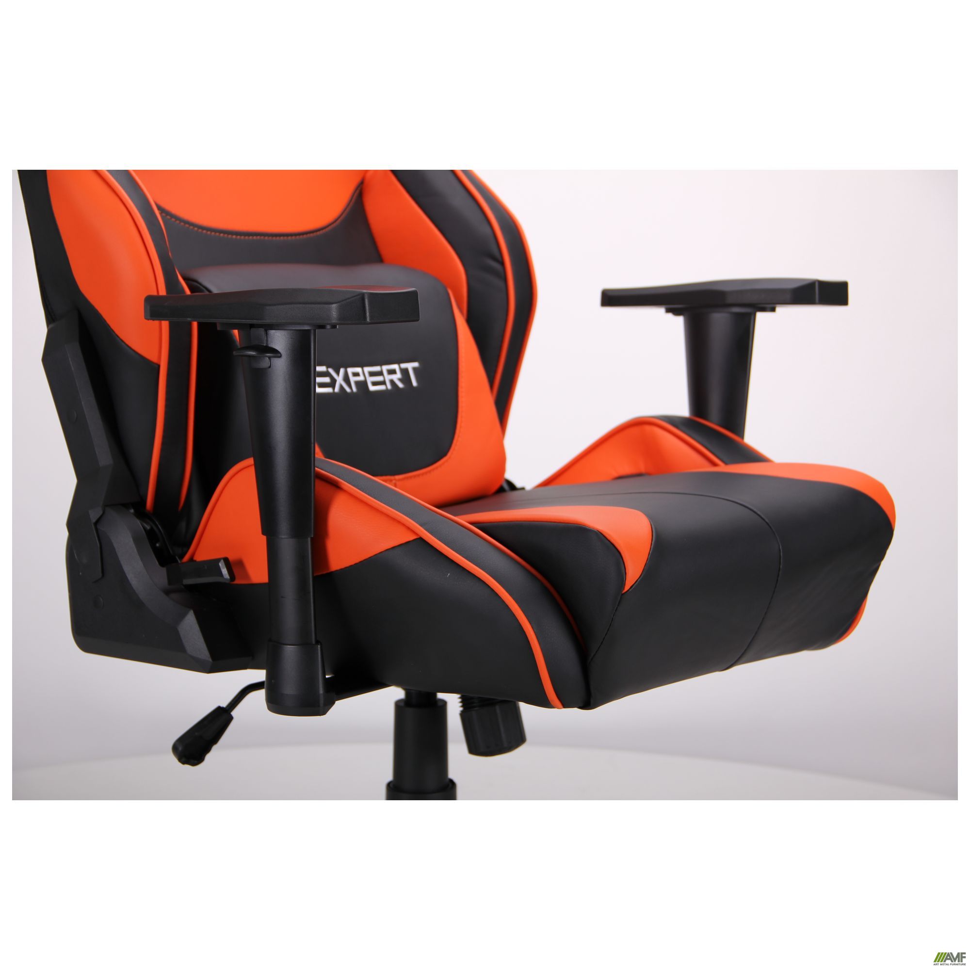 Фото 8 - Кресло VR Racer Expert Genius черный/оранжевый 