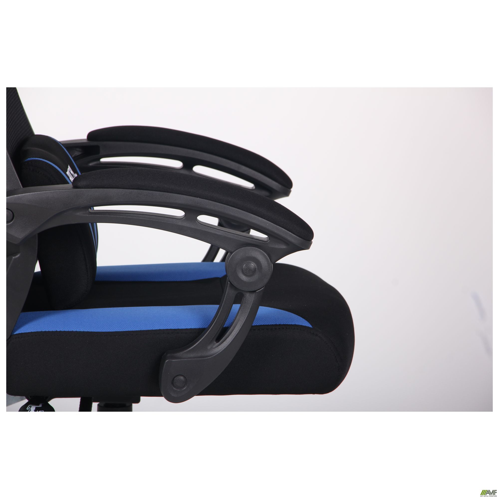Фото 12 - Кресло VR Racer Radical Garrus черный/синий 