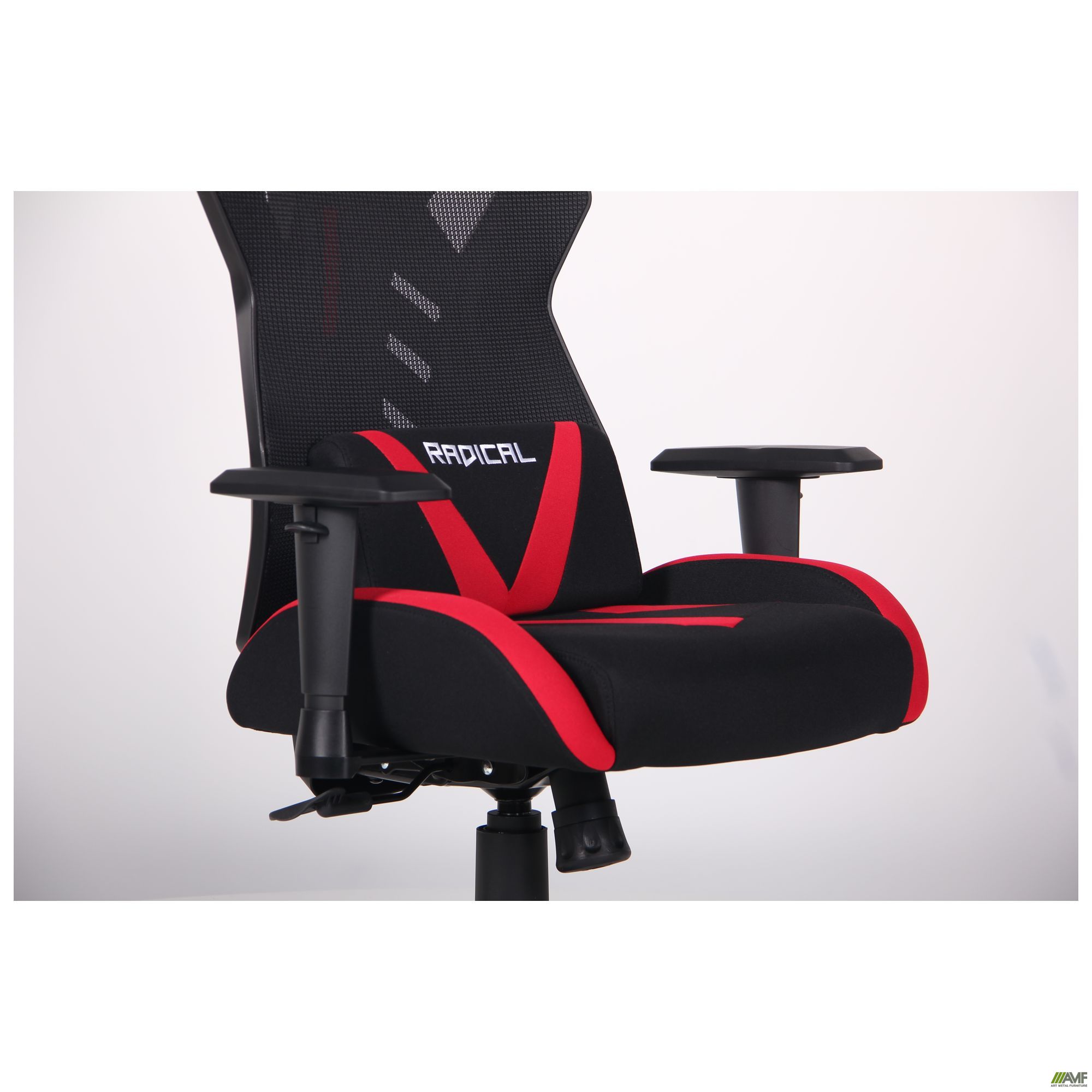 Фото 10 - Кресло VR Racer Radical Grunt черный/красный 